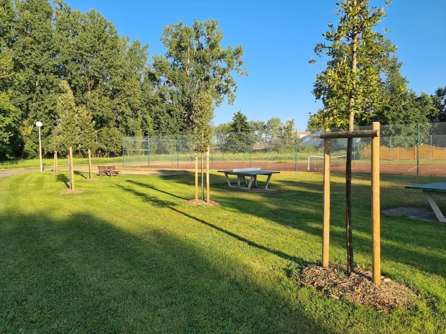 Maison Vendeenne: Beachside Family Retreat with Baby Amenities Saint-Hilaire-de-Riez Exterior photo